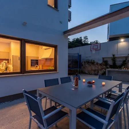 Near With 12 Meters Long Heated Pool *