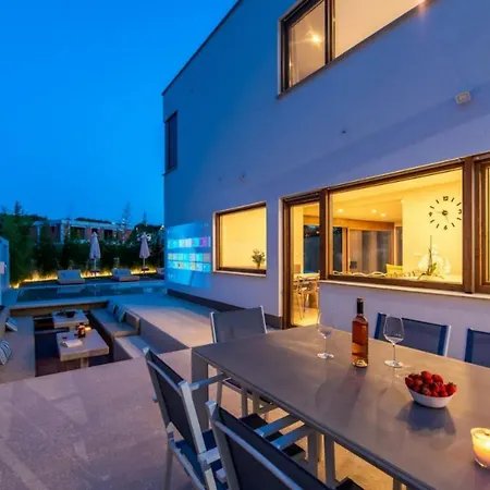 Near With 12 Meters Long Heated Pool Villa