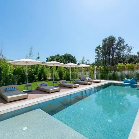 Near With 12 Meters Long Heated Pool Villa